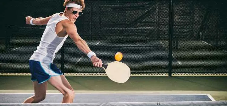 how to hit backhand in pickleball 